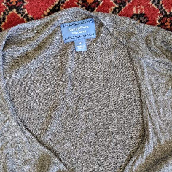 Vera wang grey sweater - Picture 2 of 2